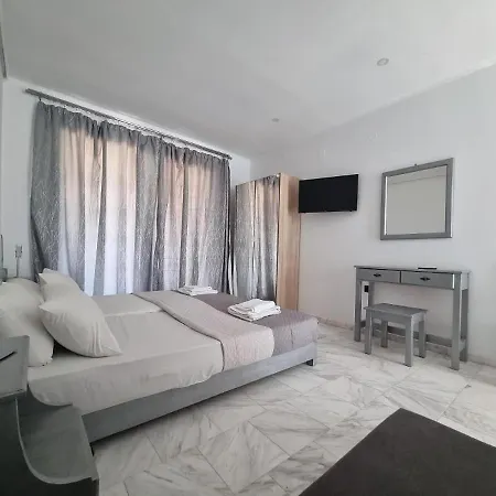 King Studio With Sofa Bed 16 Yénion